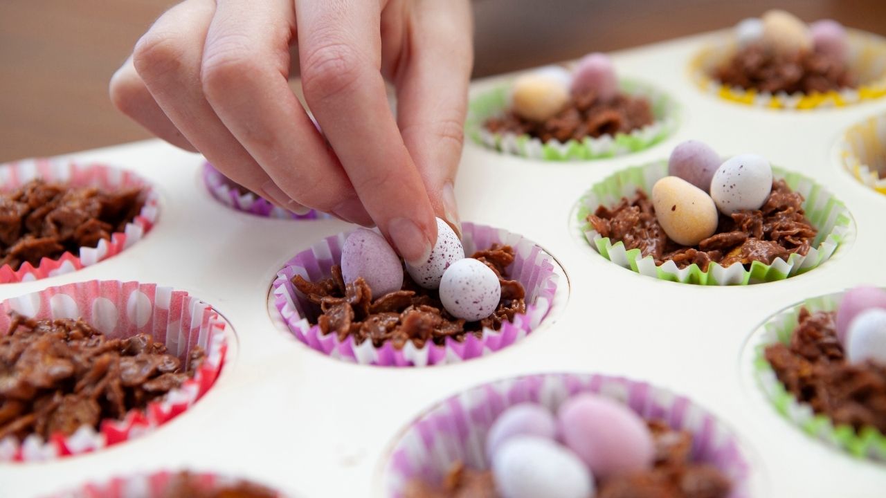 How To Make Cornflake Cakes Crispy and Gooey [9 Recipes]